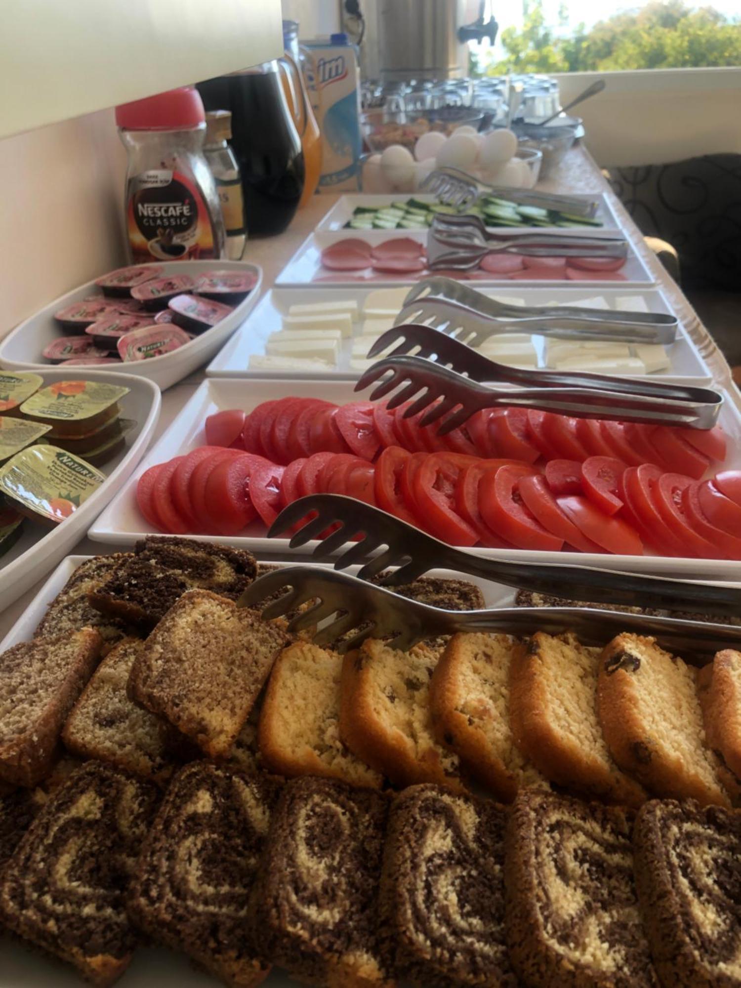 Bachos Hotel Sultanahmet Enjoy Breakfast On The Teracce With A Sea View — Photos 3