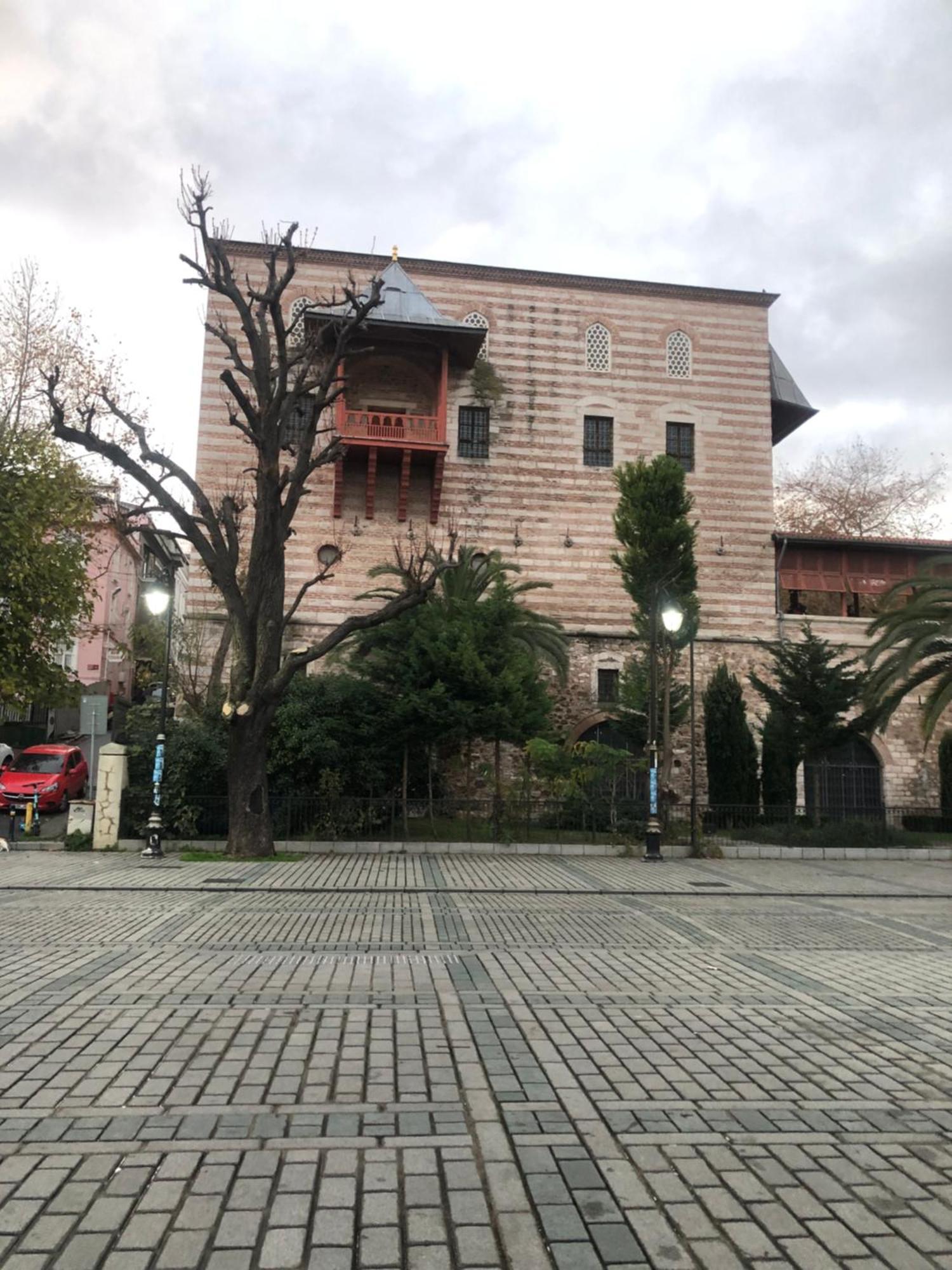 Bachos Hotel Sultanahmet Enjoy Breakfast On The Teracce With A Sea View — Photos 1